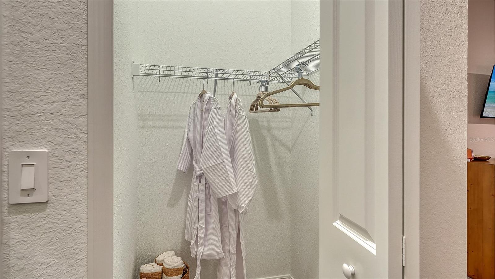 Image 32 of 96 For 17500 Opal Sand Drive 205