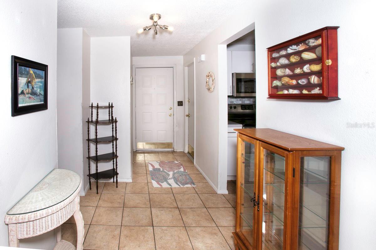 Image 12 of 32 For 6116 38th Avenue W