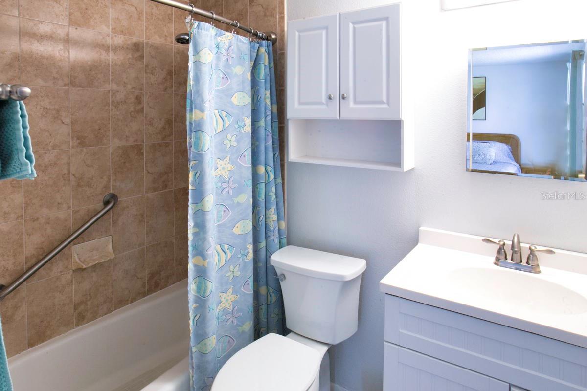 Image 17 of 32 For 6116 38th Avenue W