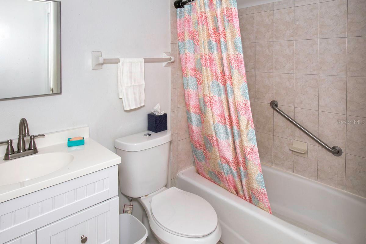 Image 20 of 32 For 6116 38th Avenue W