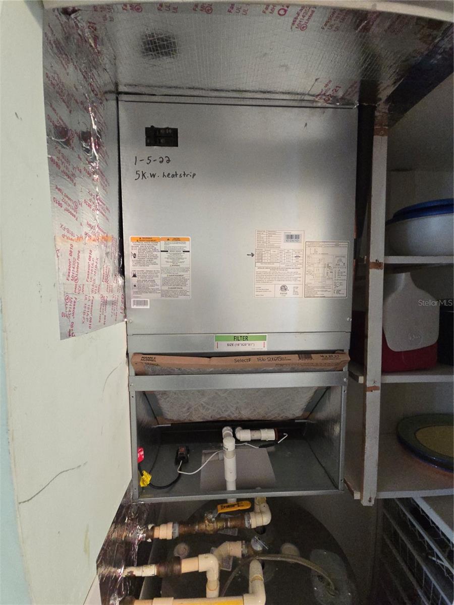 Image 12 of 30 For 1827 Sunny Dr  E27