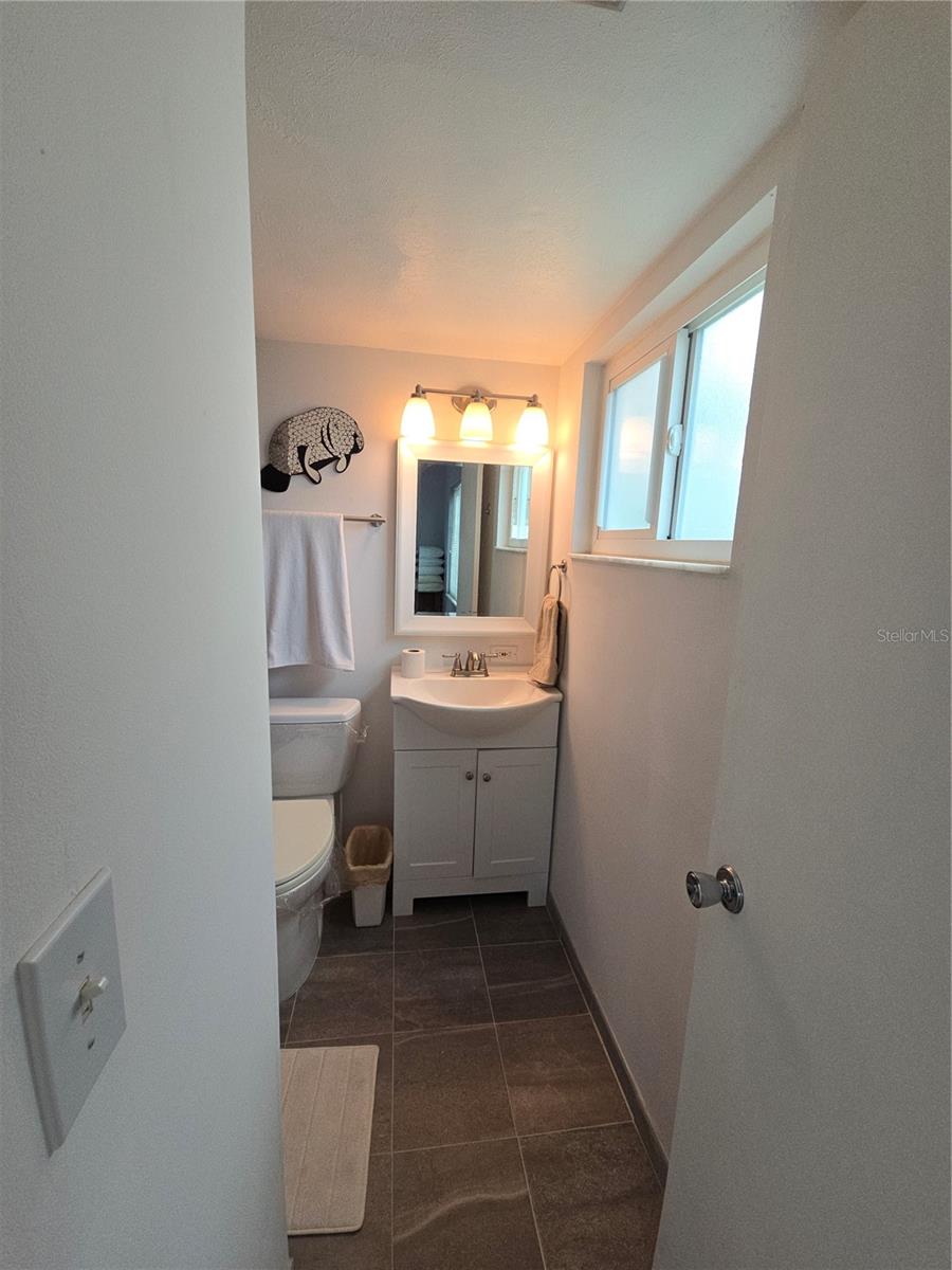 Image 17 of 30 For 1827 Sunny Dr  E27