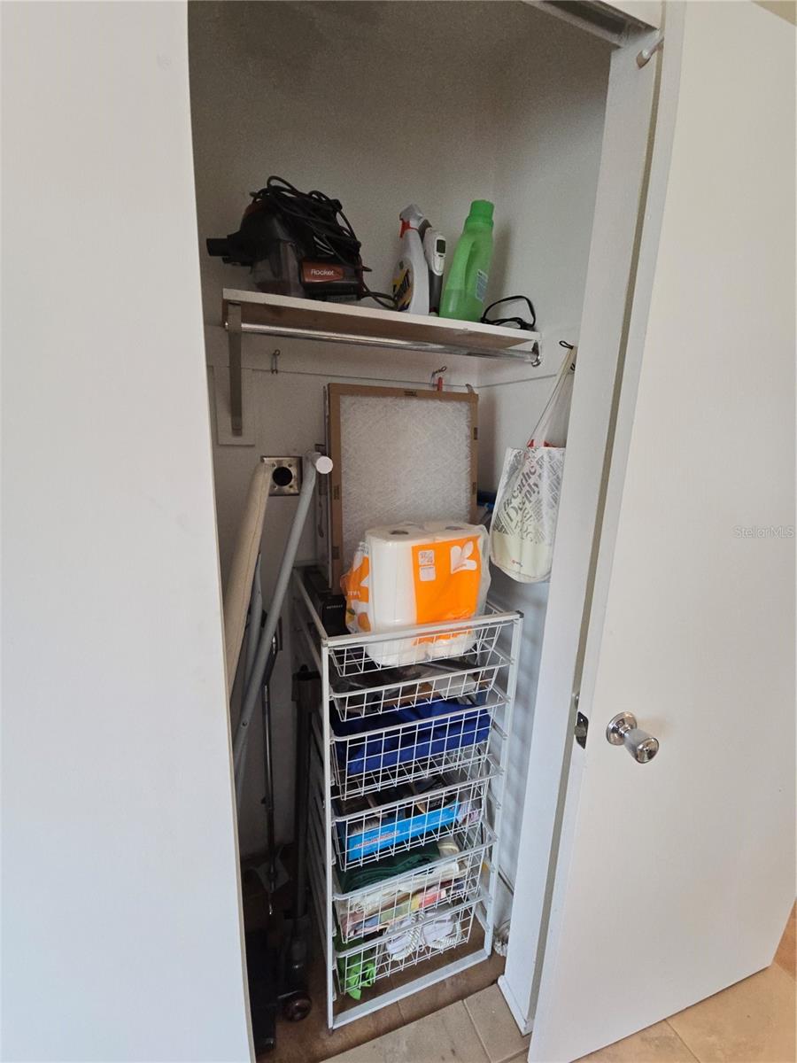 Image 21 of 30 For 1827 Sunny Dr  E27