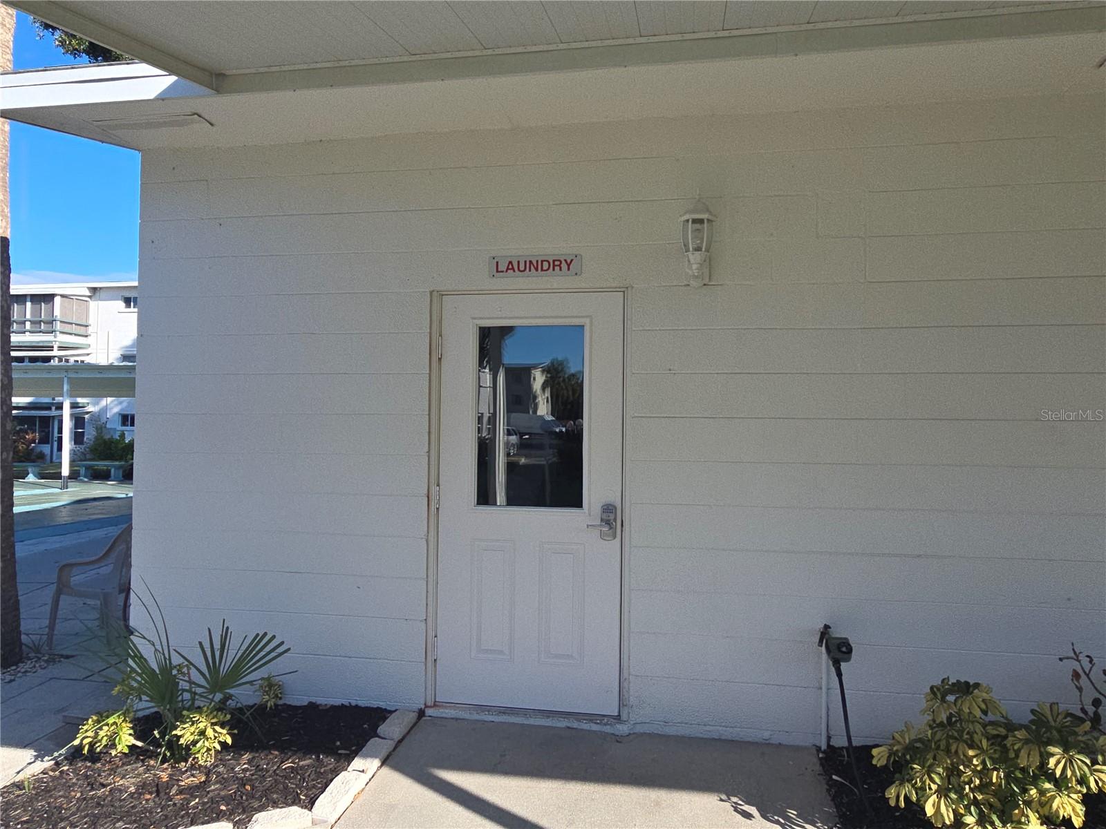 Image 28 of 30 For 1827 Sunny Dr  E27