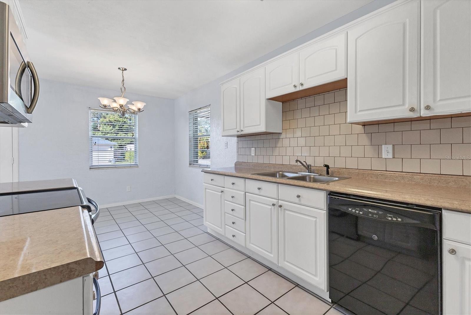 Image 11 of 32 For 2803 10th Avenue W