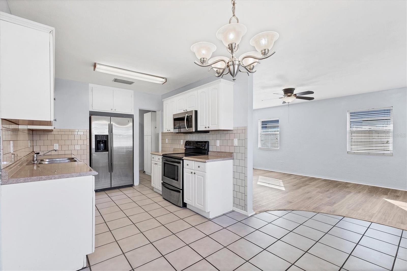 Image 14 of 32 For 2803 10th Avenue W