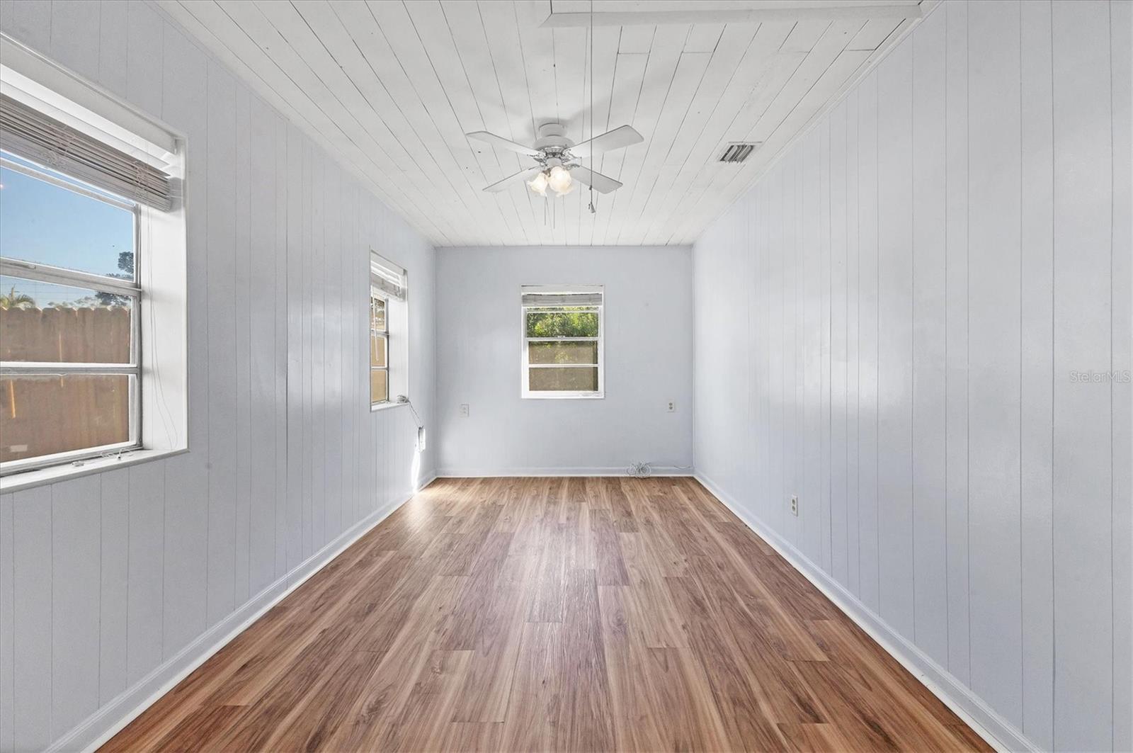 Image 17 of 32 For 2803 10th Avenue W