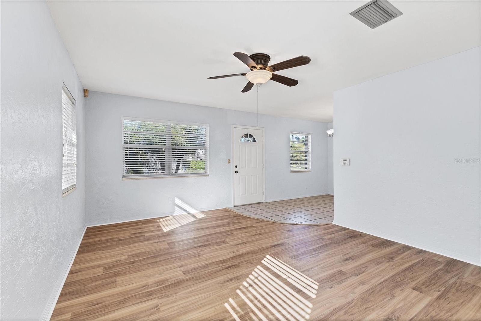 Image 7 of 32 For 2803 10th Avenue W