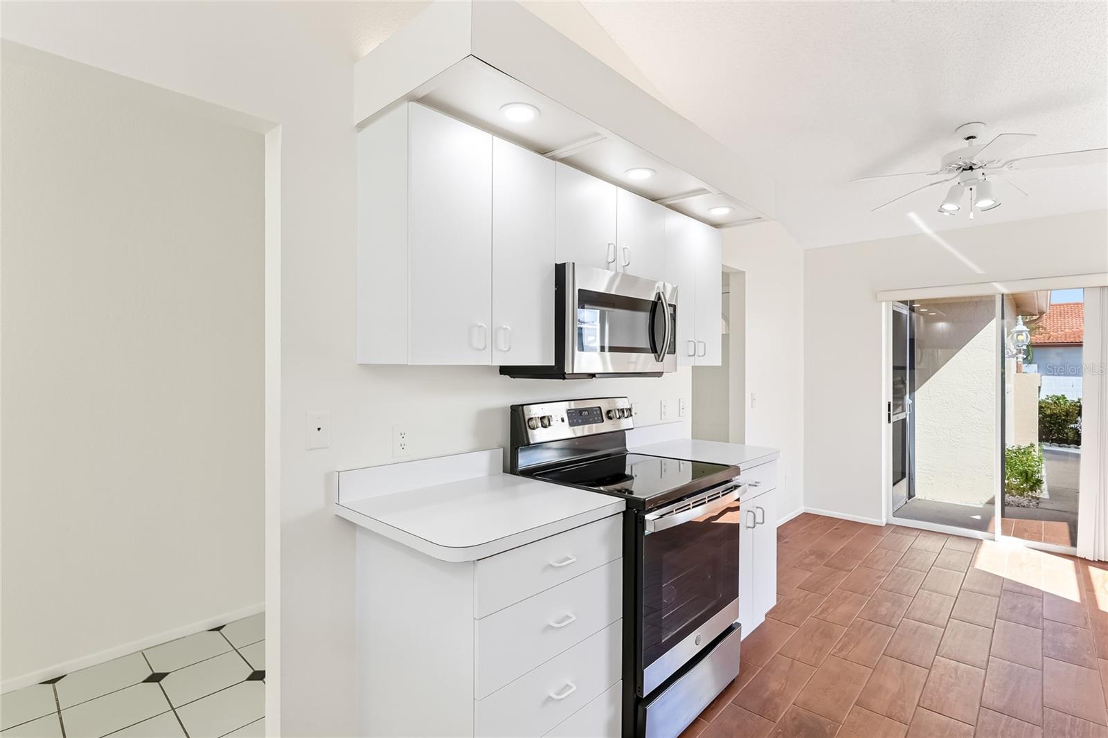 Image 12 of 45 For 4120 Marseilles Avenue 3268