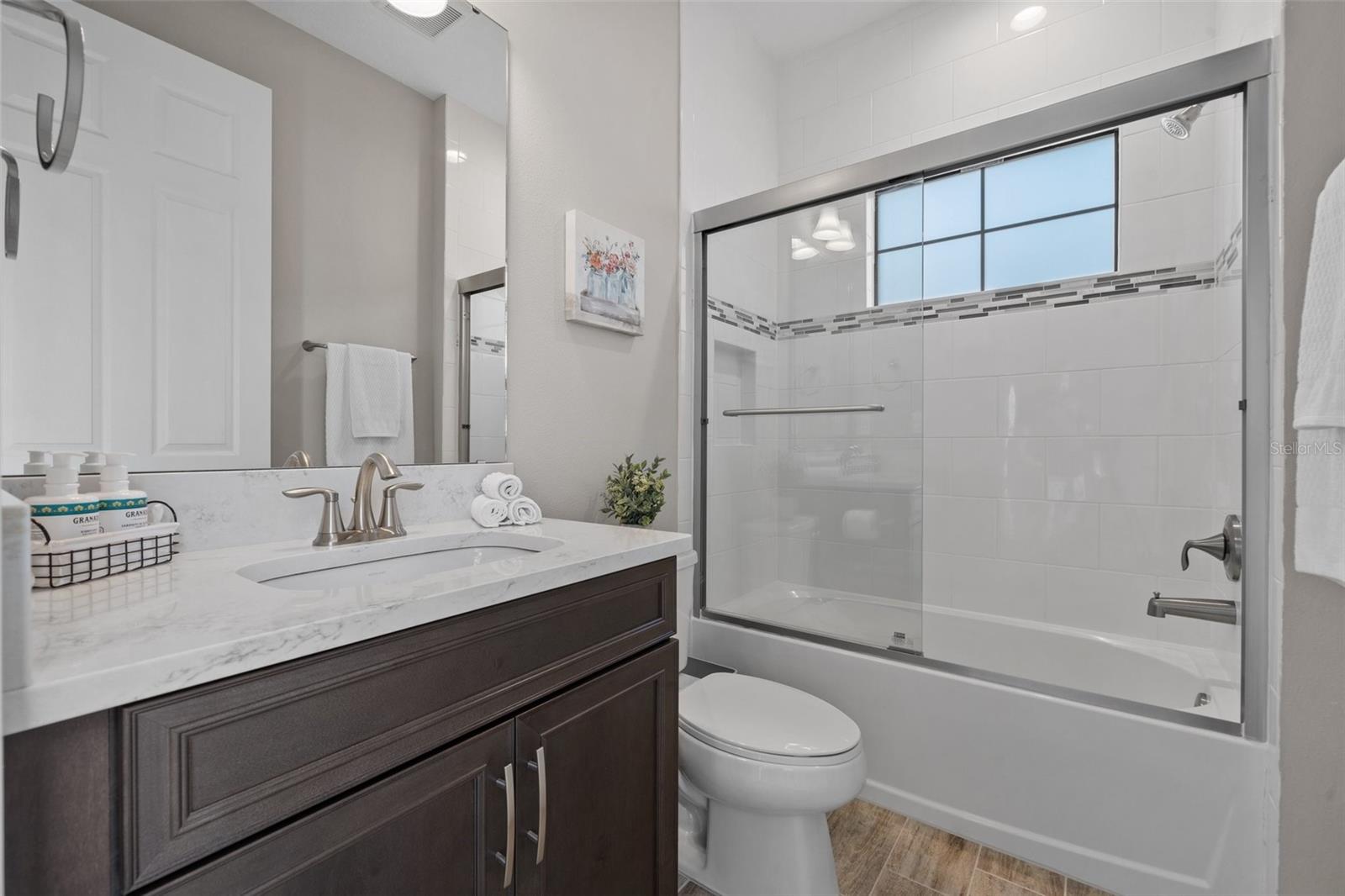 Image 33 of 63 For 12654 Oak Hill Way
