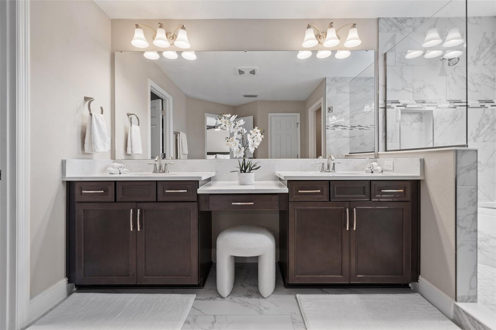 Image 38 of 63 For 12654 Oak Hill Way