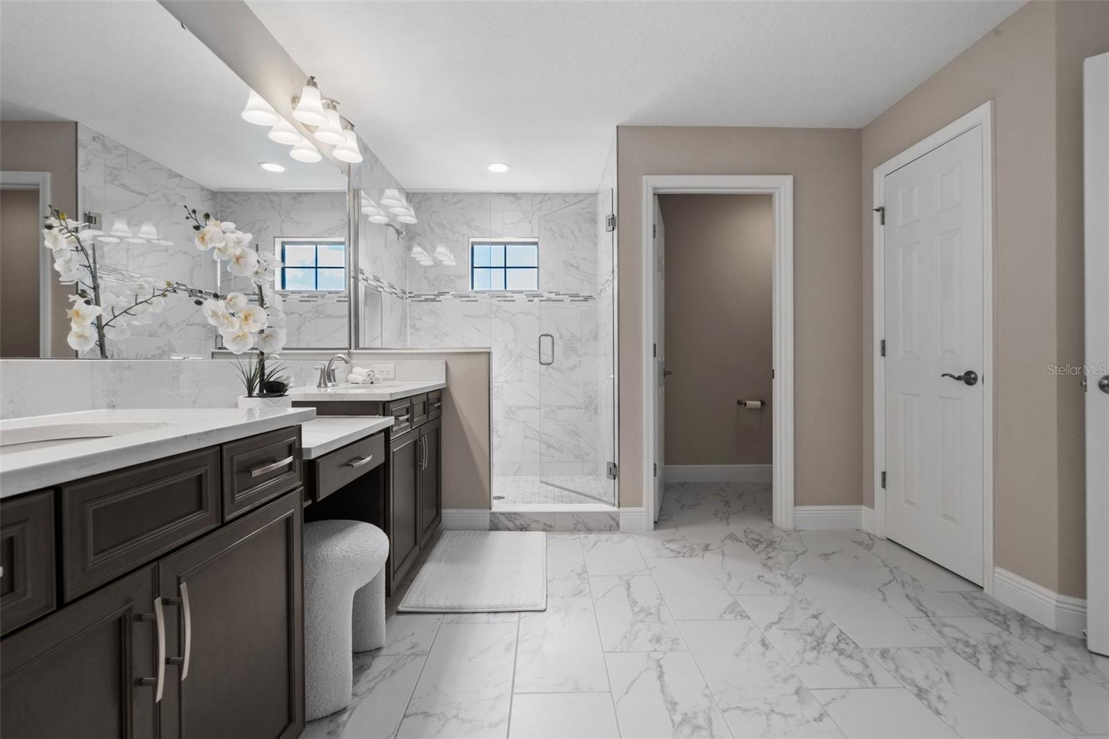 Image 39 of 63 For 12654 Oak Hill Way