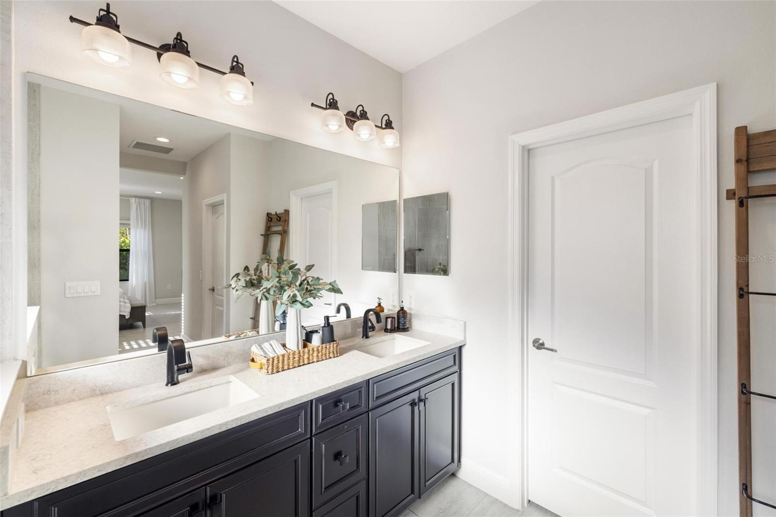 Image 28 of 75 For 13145 Steinhatchee Loop