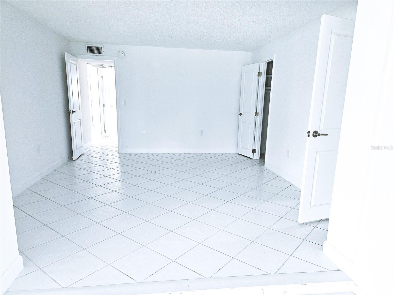 Image 11 of 28 For 620 Spanish Drive N