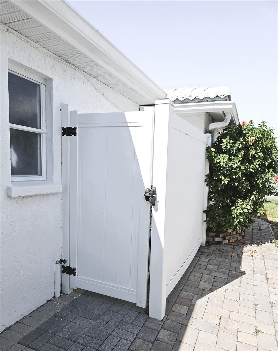 Image 22 of 28 For 620 Spanish Drive N