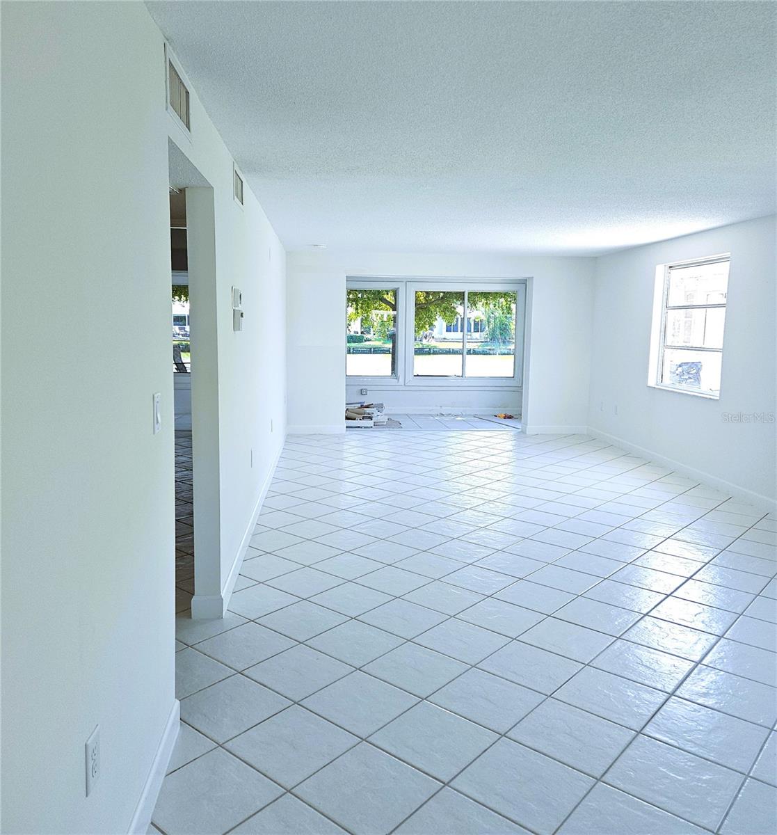 Image 7 of 28 For 620 Spanish Drive N