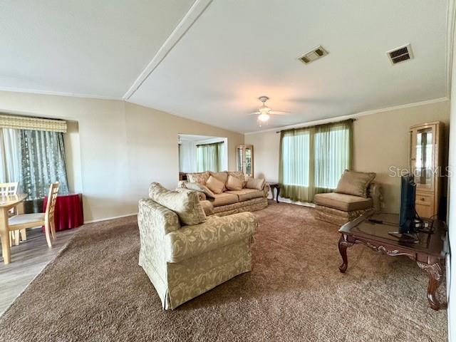 Listing photo id 2 for 7803 46th Avenue N 39