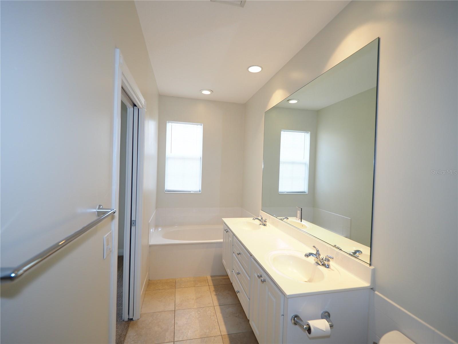 Image 11 of 23 For 5973 Giardino Lane