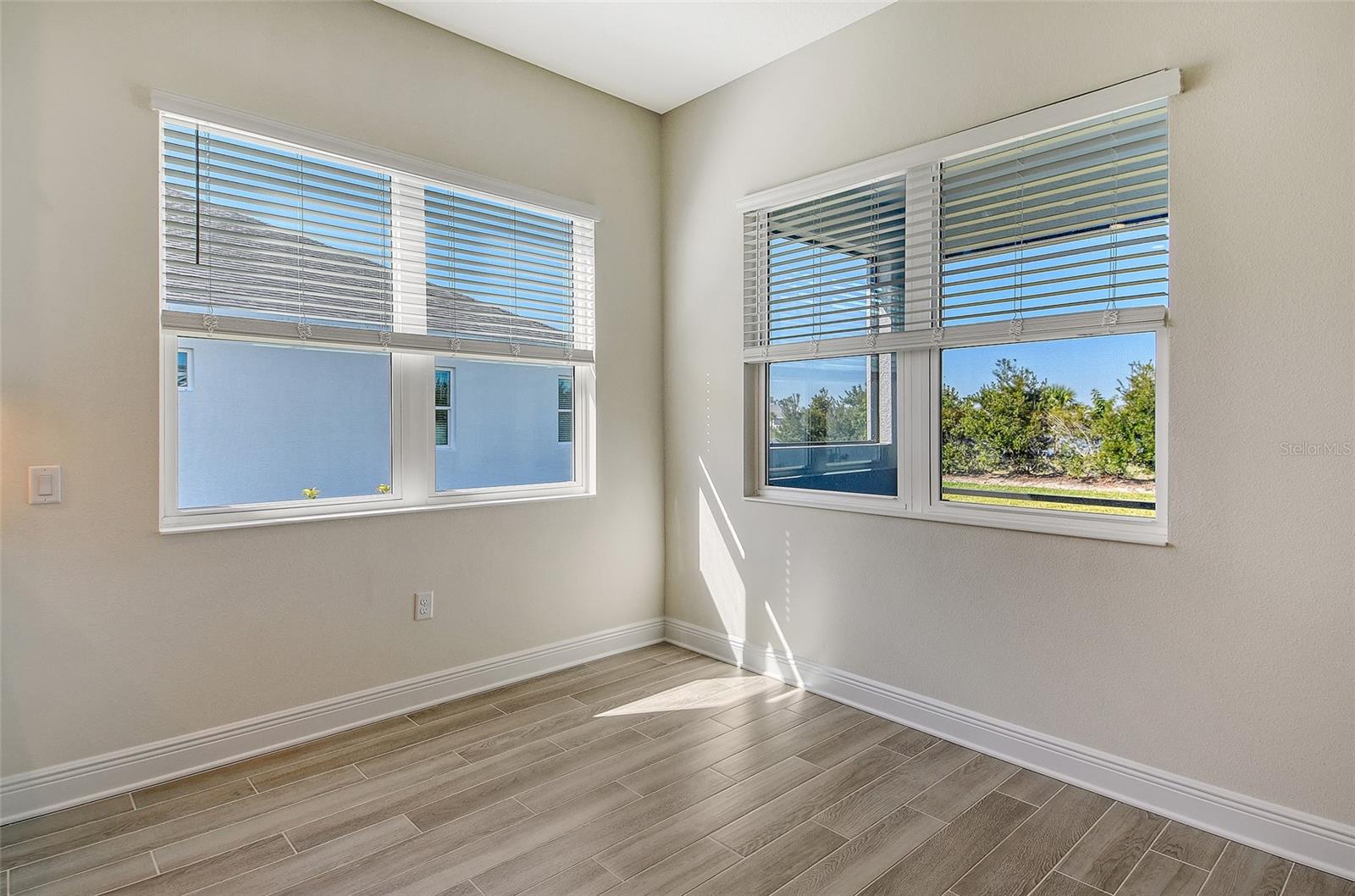 Image 26 of 49 For 4317 Water Landing Way