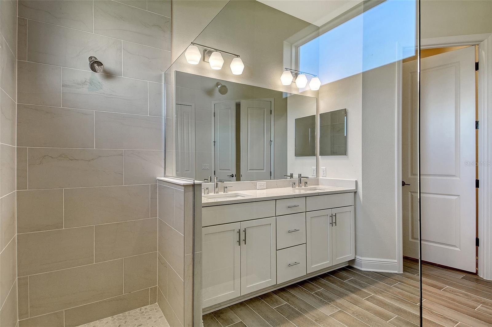 Image 4 of 49 For 4317 Water Landing Way