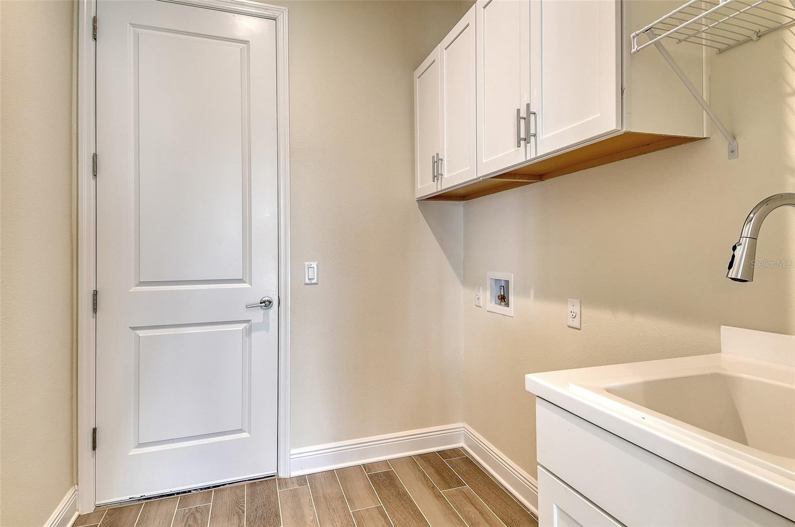 Image 43 of 49 For 4317 Water Landing Way