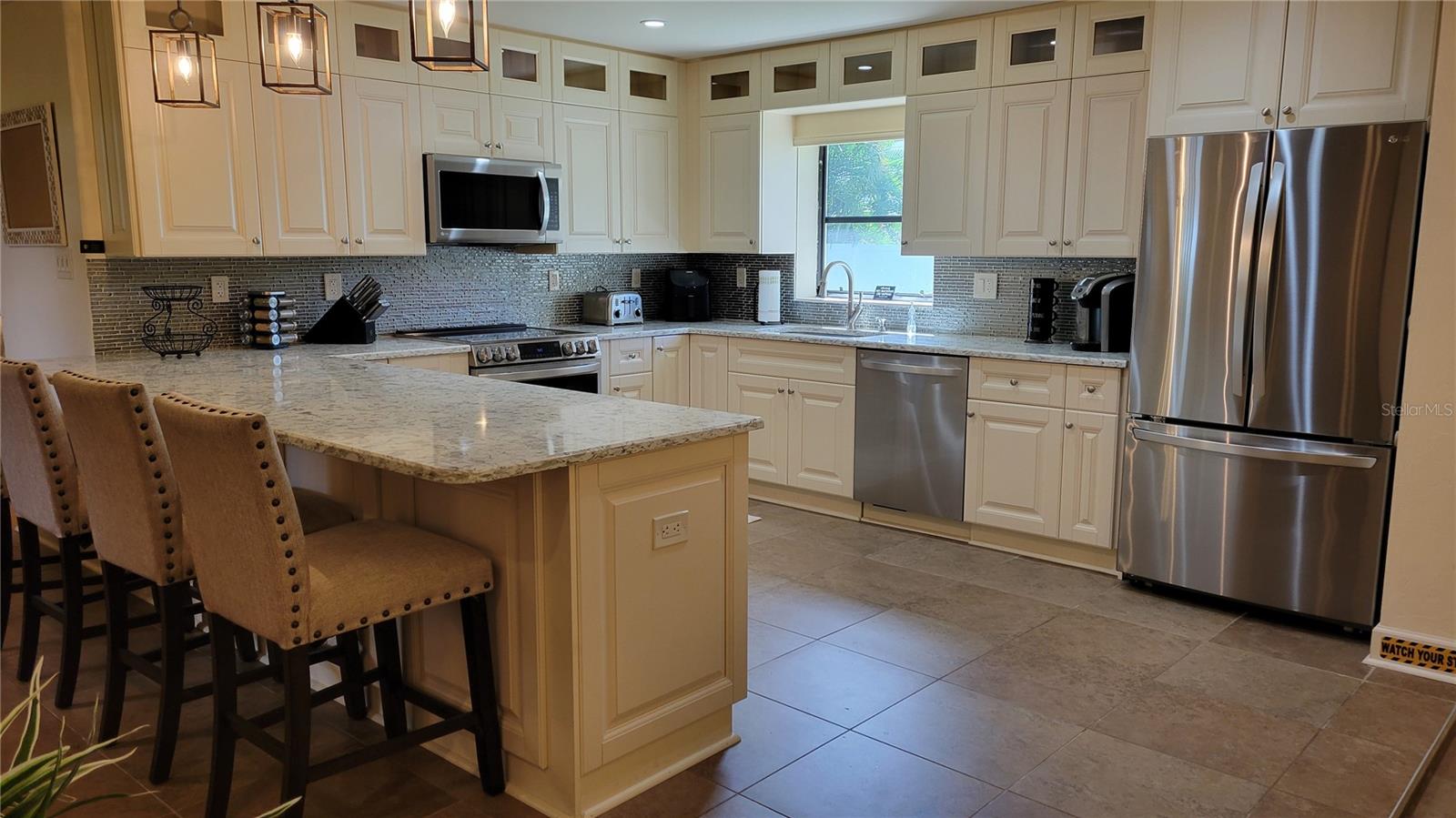 Image 3 of 17 For 3932 Sunshine Avenue