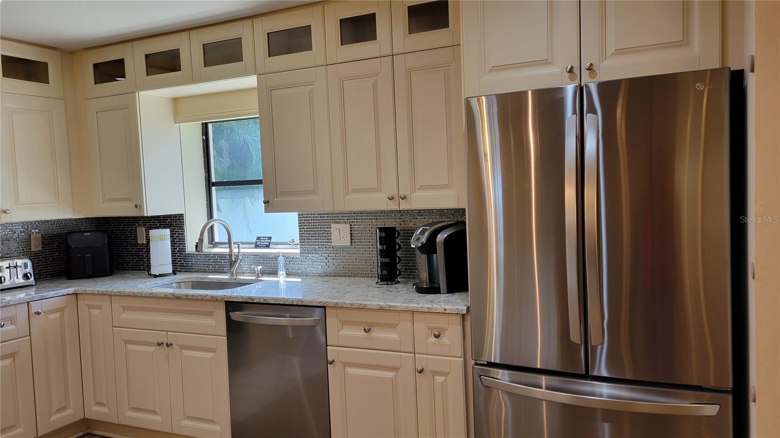 Image 6 of 17 For 3932 Sunshine Avenue