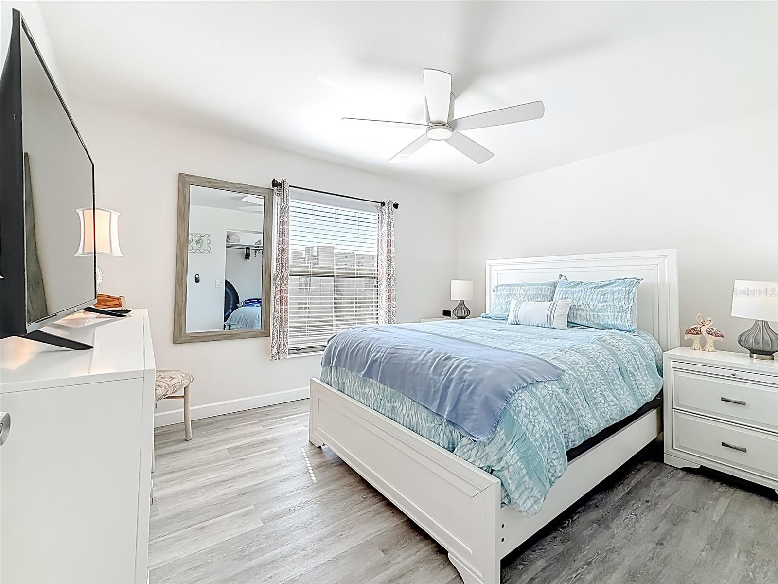 Image 23 of 58 For 19725 Gulf Boulevard 46