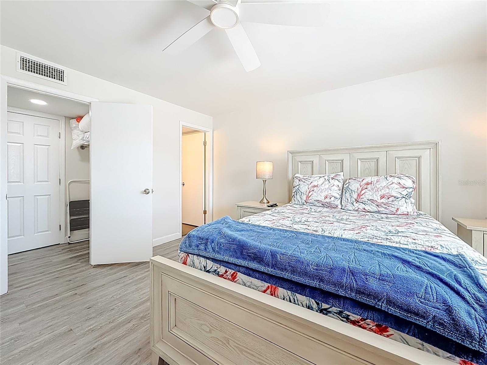 Image 27 of 58 For 19725 Gulf Boulevard 46