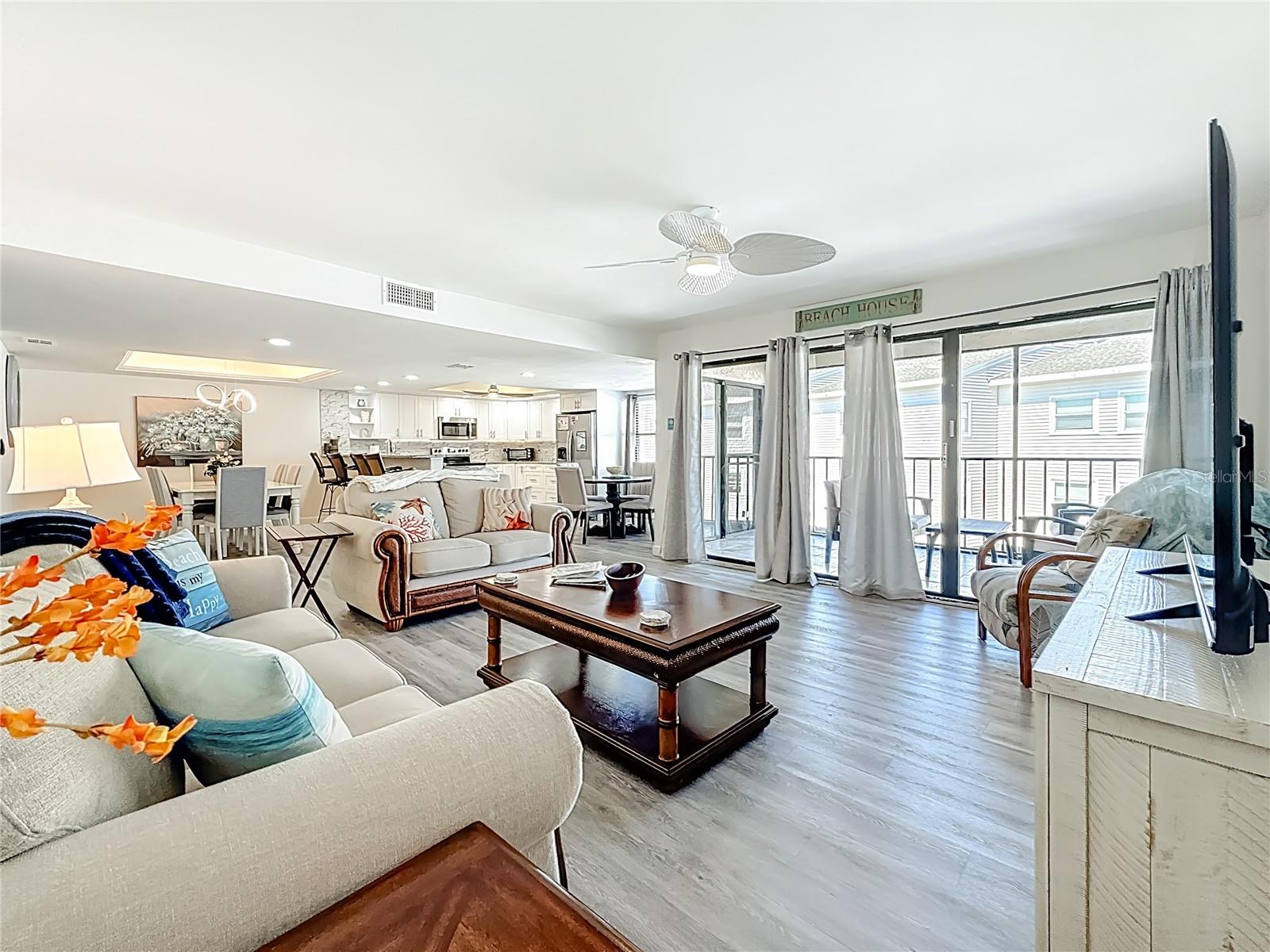 Image 3 of 58 For 19725 Gulf Boulevard 46