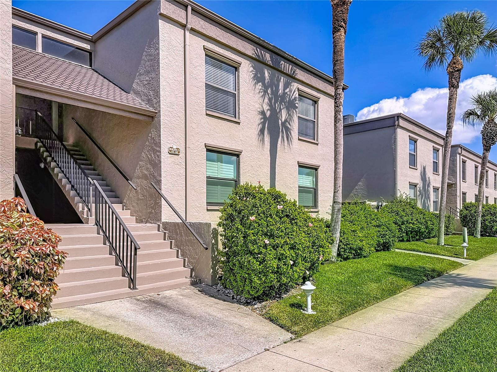 Image 30 of 58 For 19725 Gulf Boulevard 46