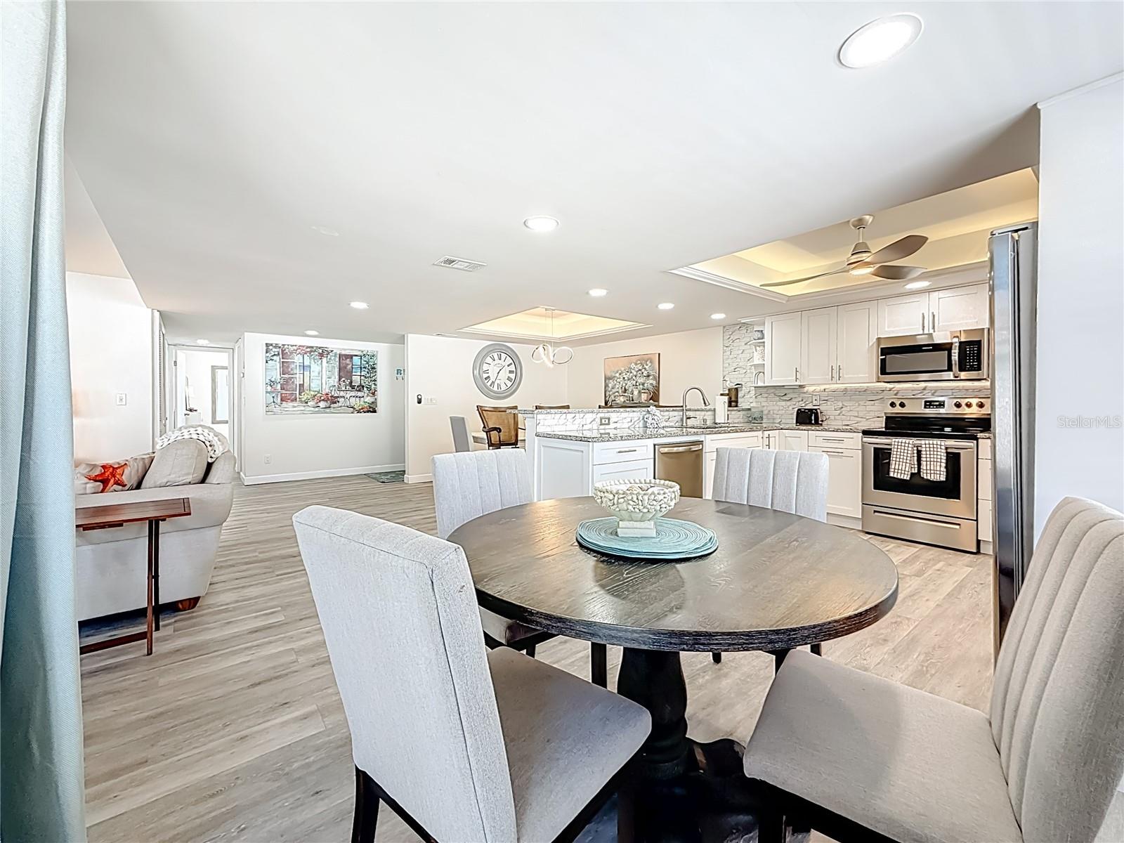 Image 4 of 58 For 19725 Gulf Boulevard 46