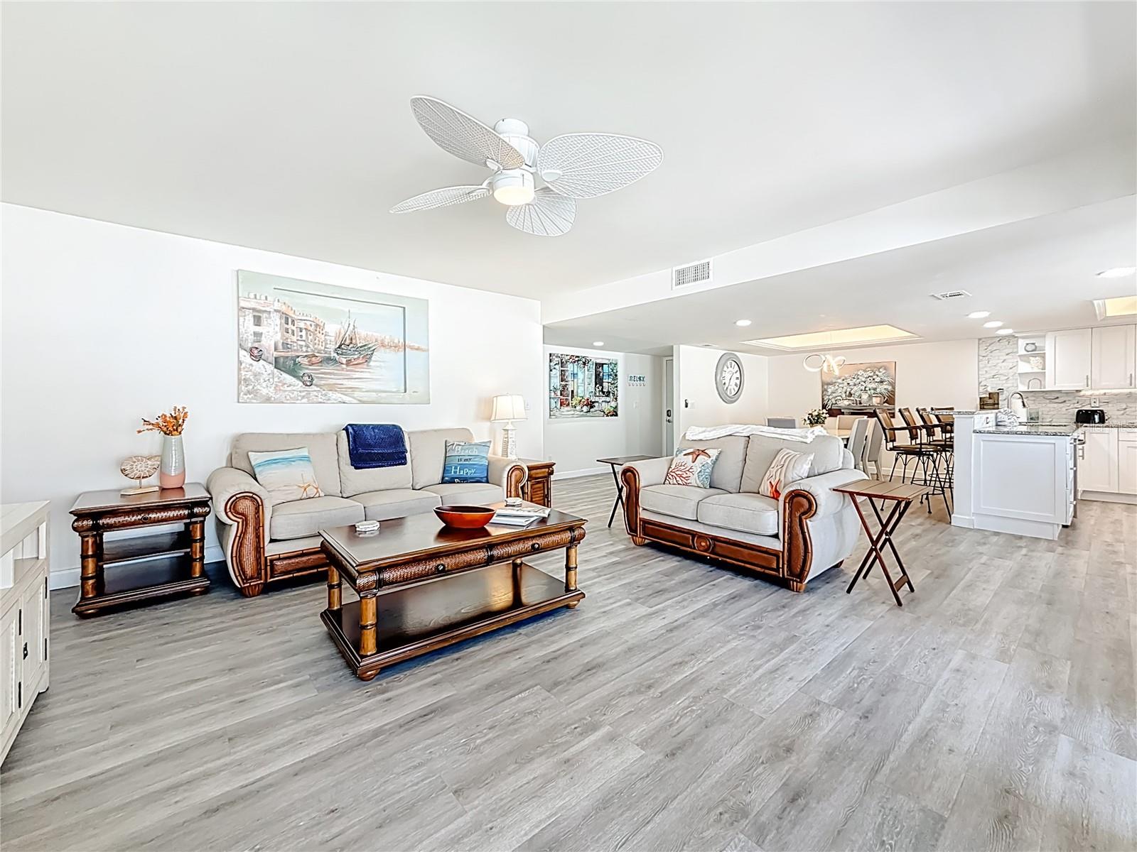 Image 5 of 58 For 19725 Gulf Boulevard 46