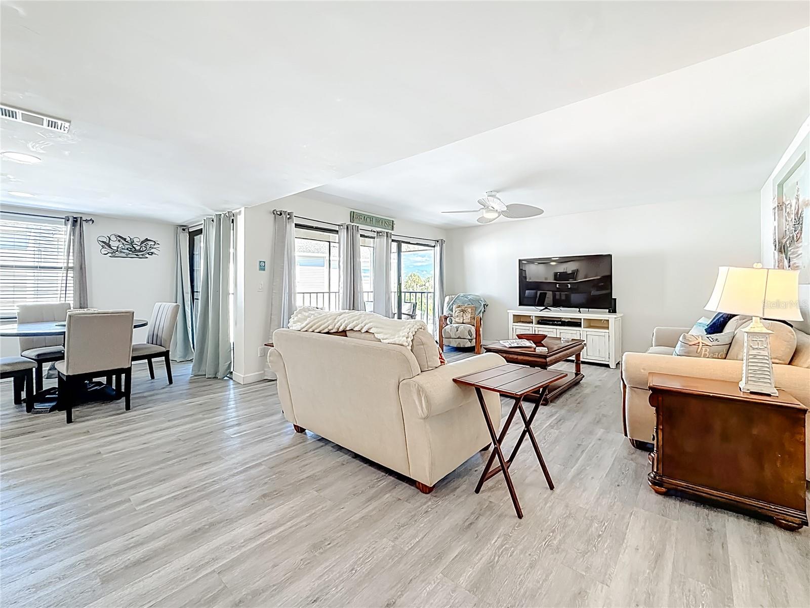 Image 6 of 58 For 19725 Gulf Boulevard 46