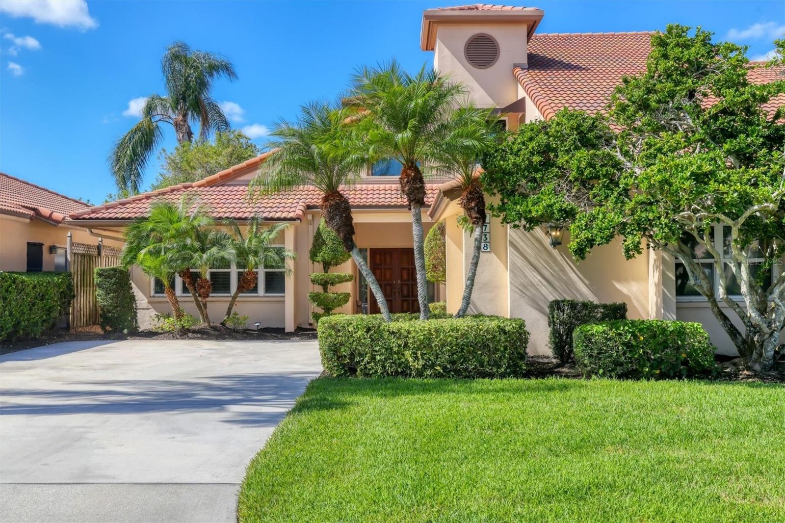 Image 3 of 69 For 7738 Calle Facil