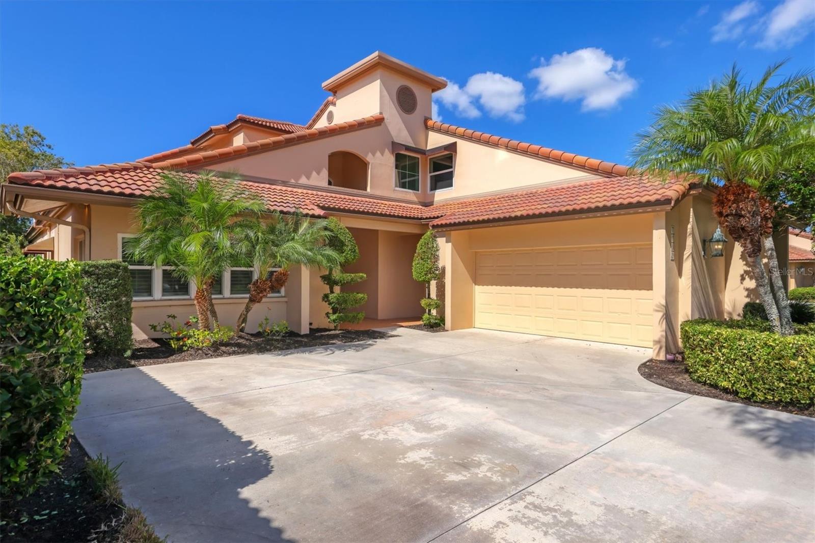 Image 4 of 69 For 7738 Calle Facil