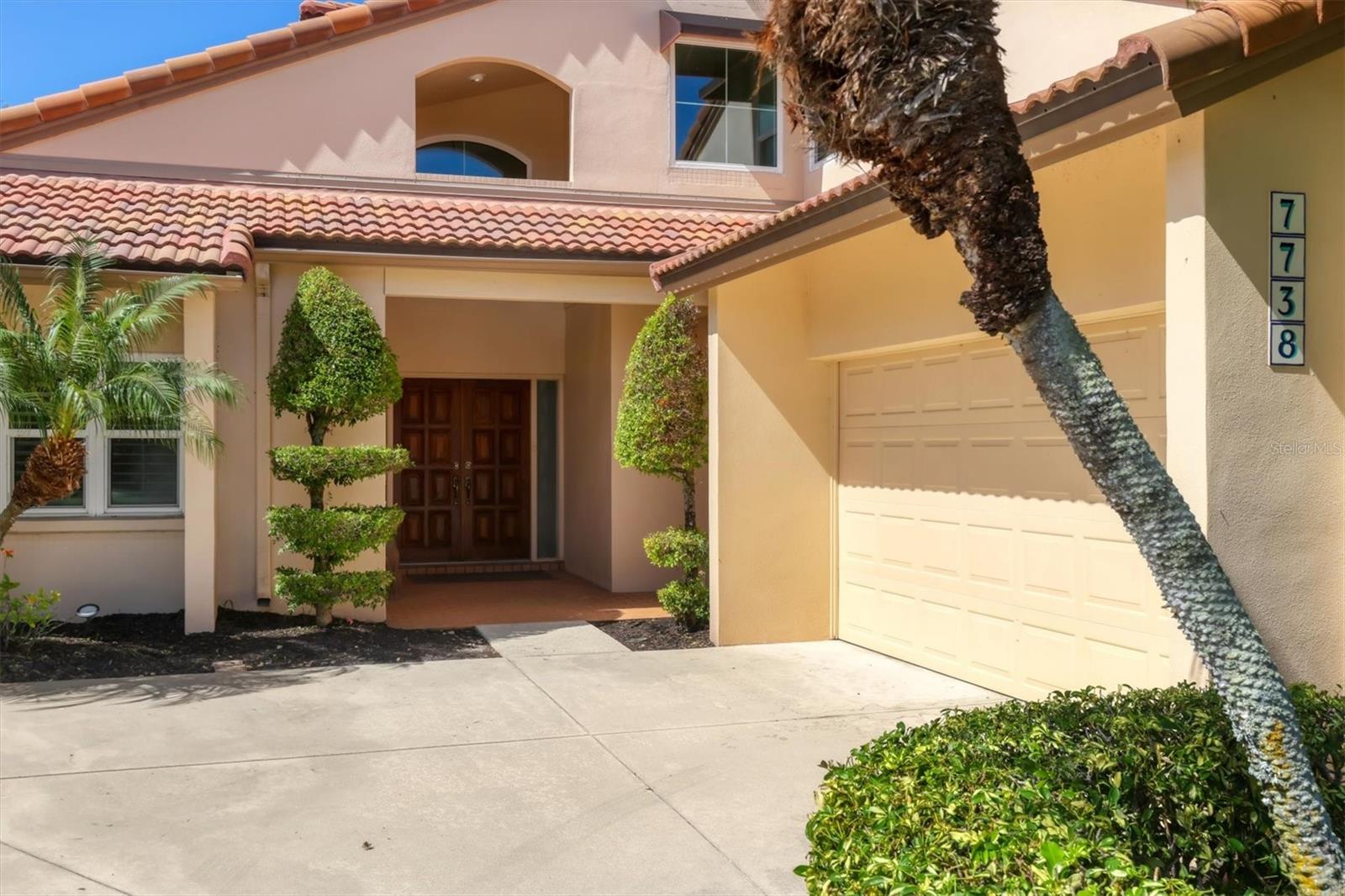 Image 5 of 69 For 7738 Calle Facil