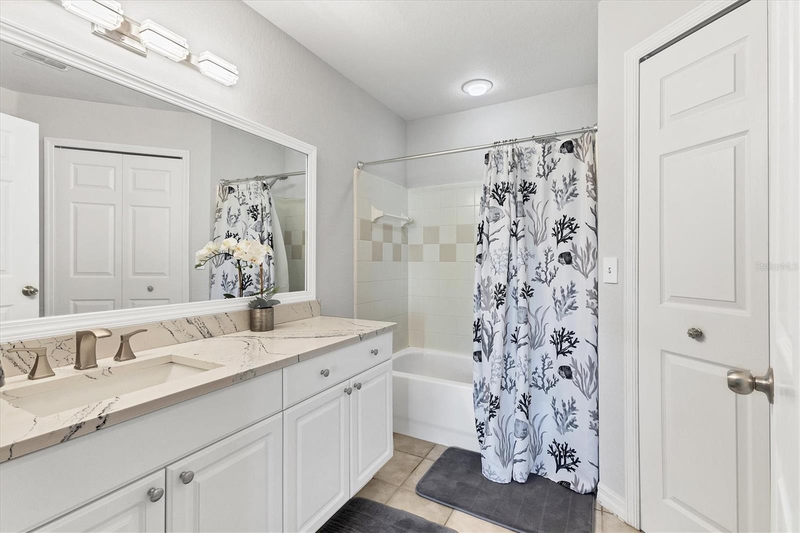 Image 23 of 47 For 5571 Rosehill Road 205