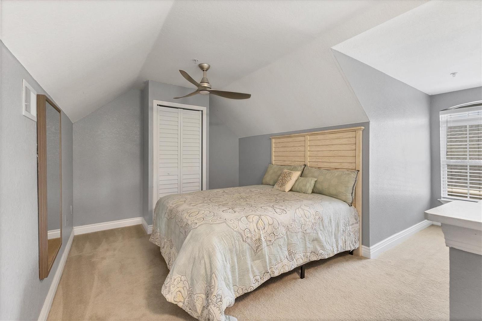 Image 25 of 47 For 5571 Rosehill Road 205