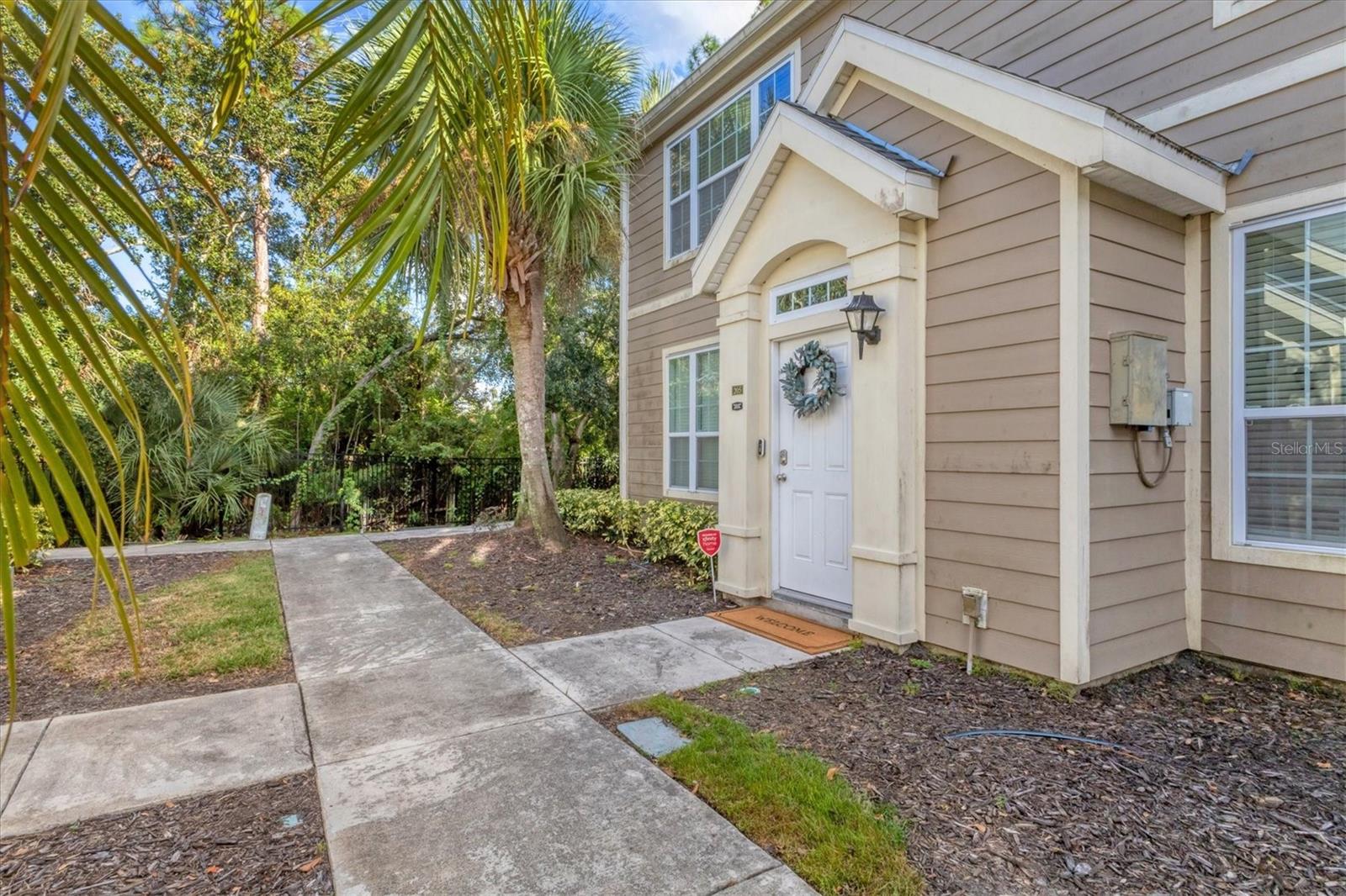 Image 8 of 47 For 5571 Rosehill Road 205