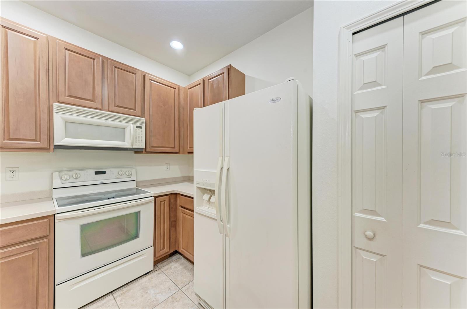 Image 12 of 37 For 3823 Parkridge Circle 1-101
