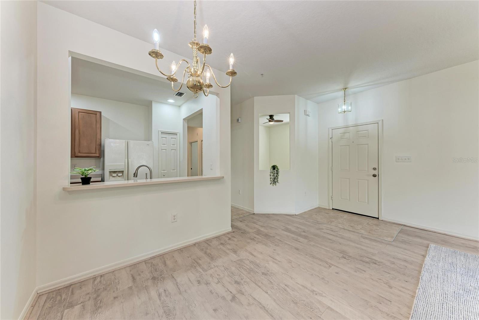 Image 14 of 37 For 3823 Parkridge Circle 1-101