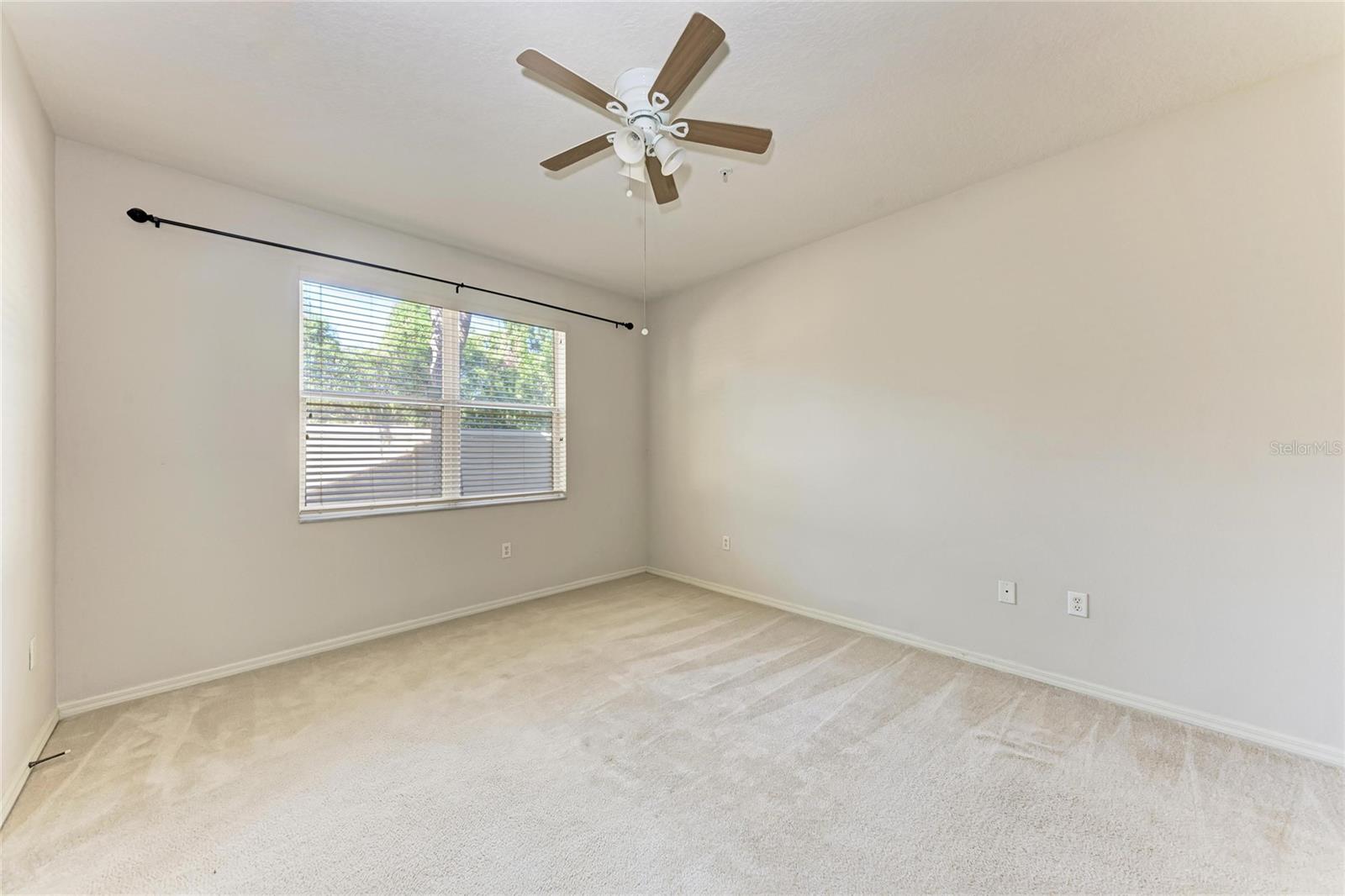 Image 16 of 37 For 3823 Parkridge Circle 1-101