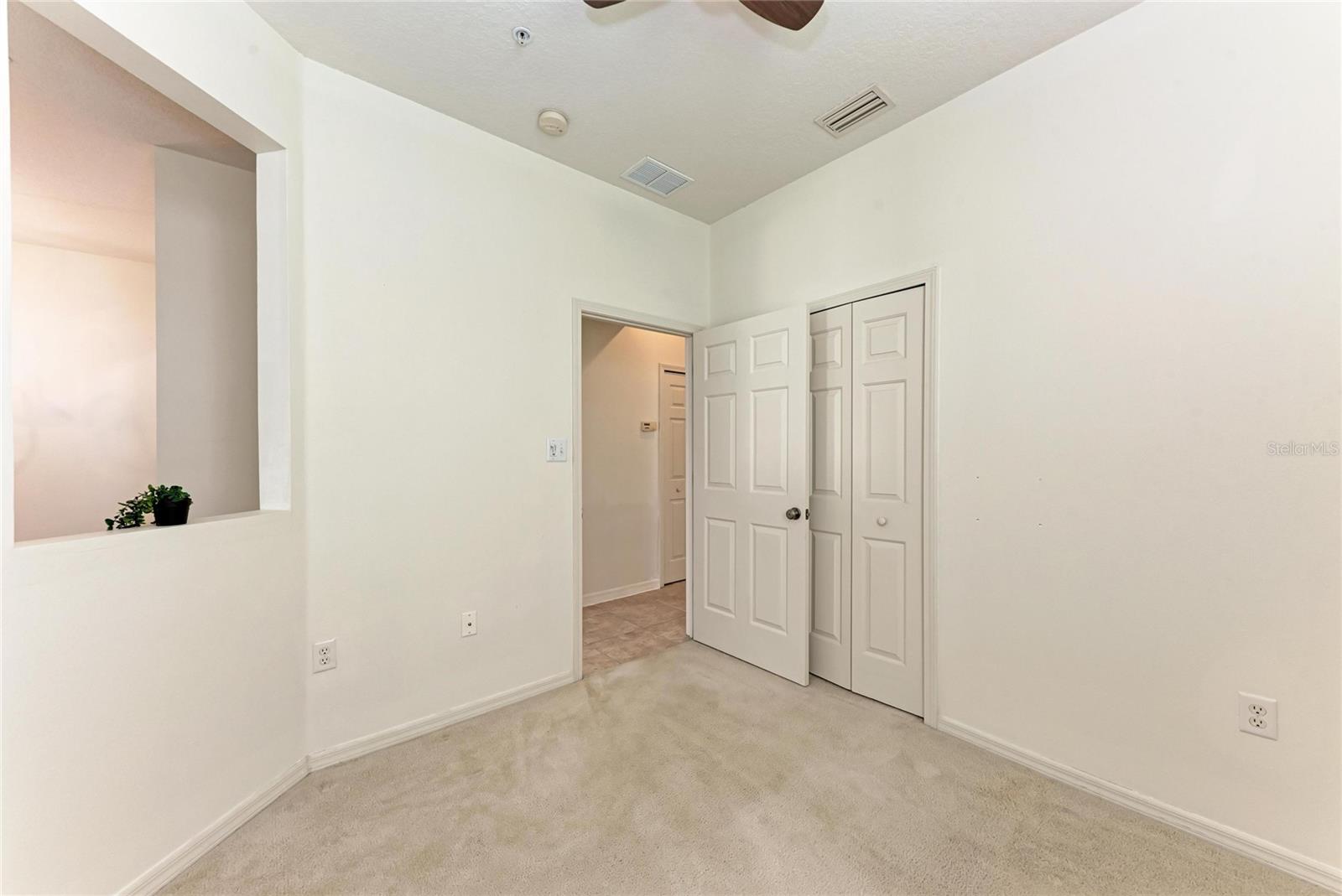 Image 23 of 37 For 3823 Parkridge Circle 1-101