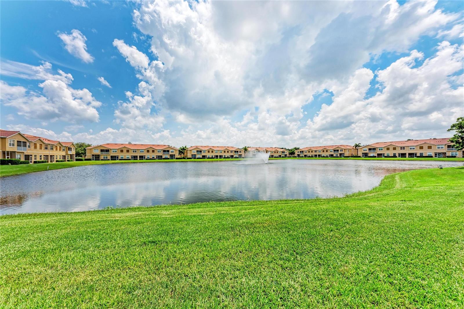 Image 34 of 37 For 3823 Parkridge Circle 1-101