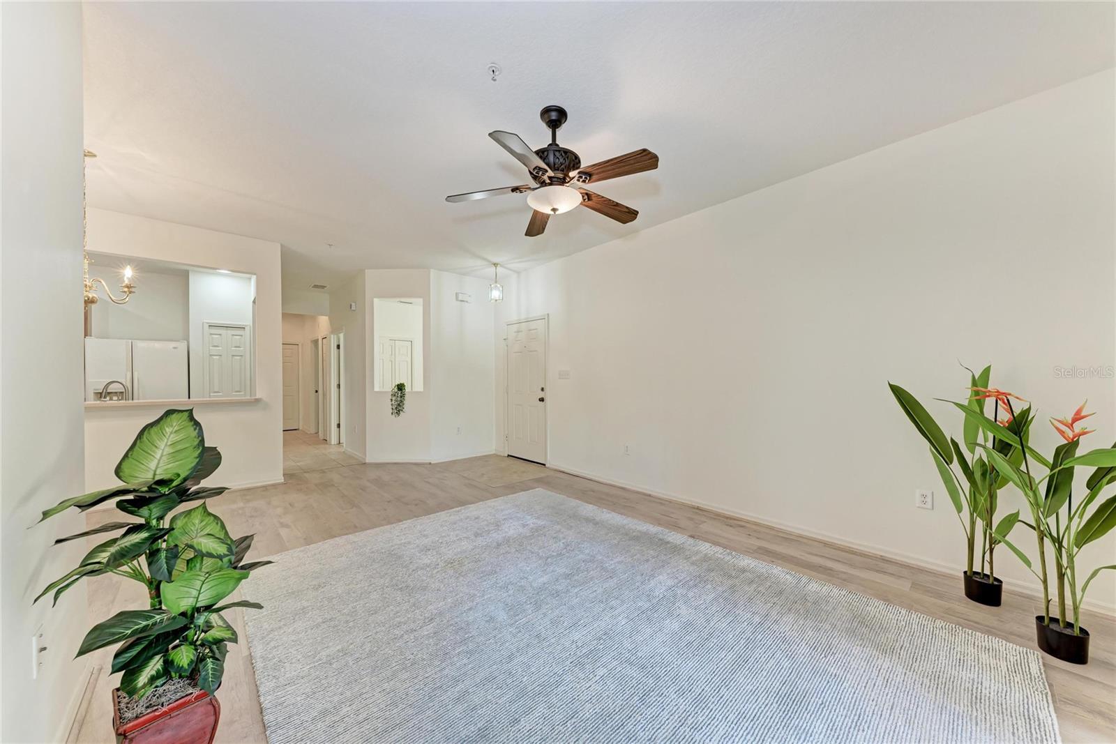 Image 7 of 37 For 3823 Parkridge Circle 1-101