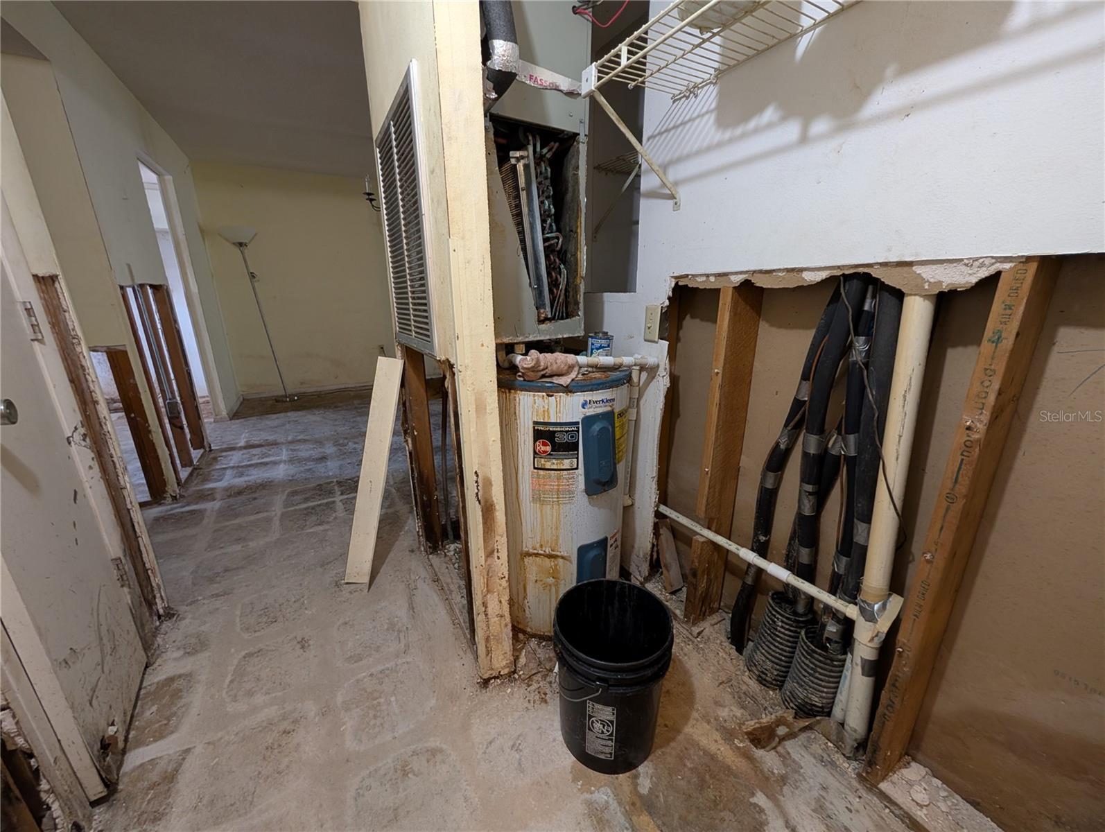 Image 7 of 18 For 3074 Lake Bayshore Drive O-120