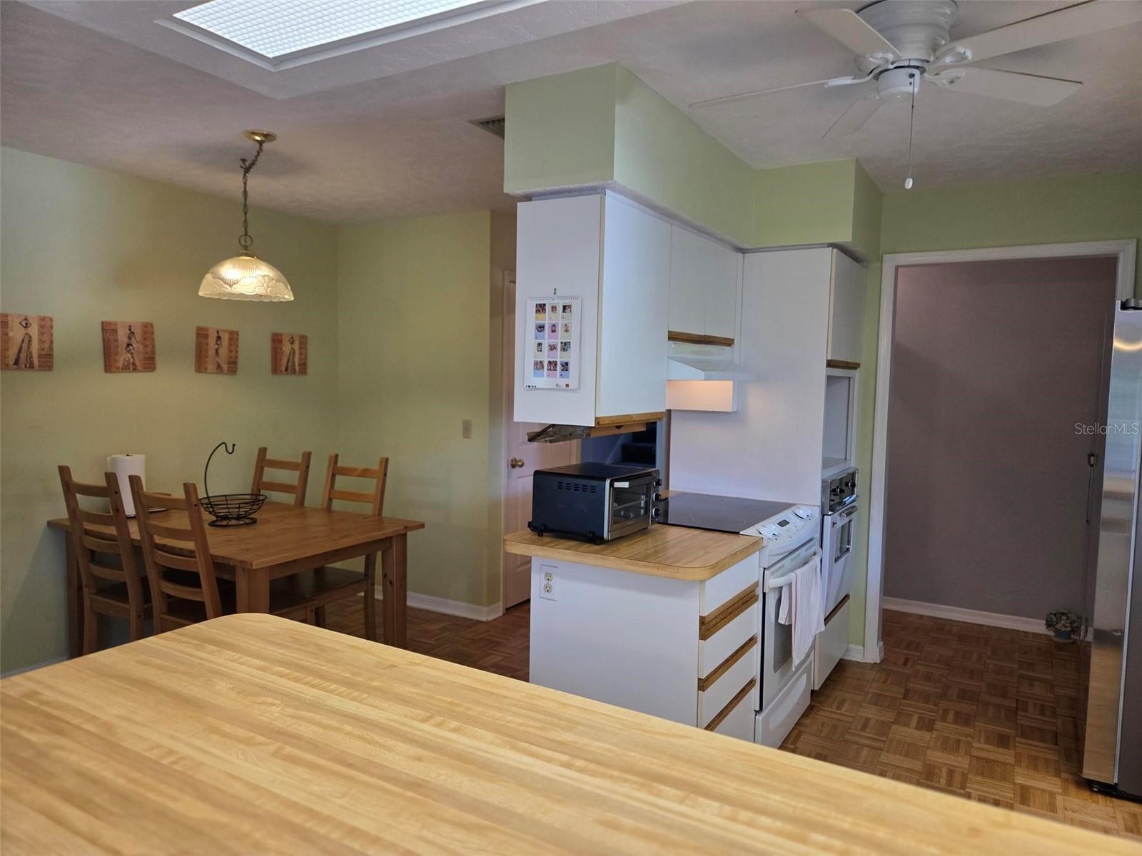 Image 18 of 37 For 215 48th Street Nw