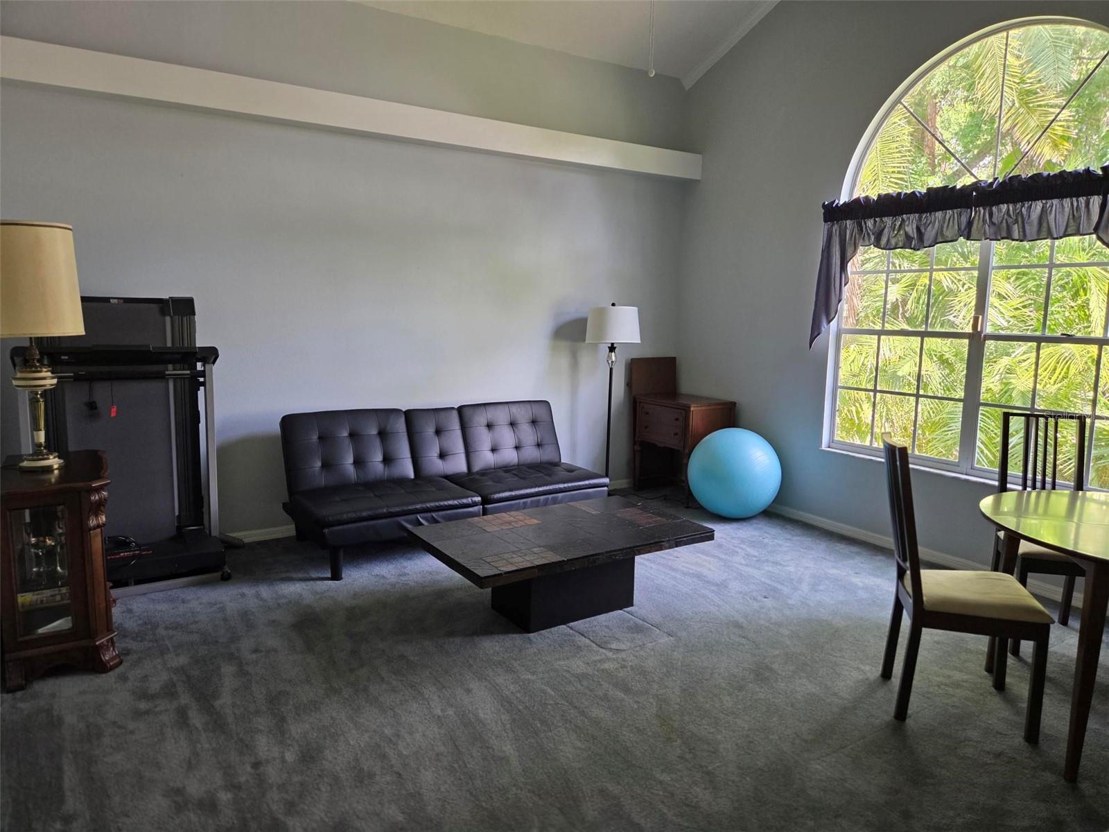 Image 23 of 37 For 215 48th Street Nw