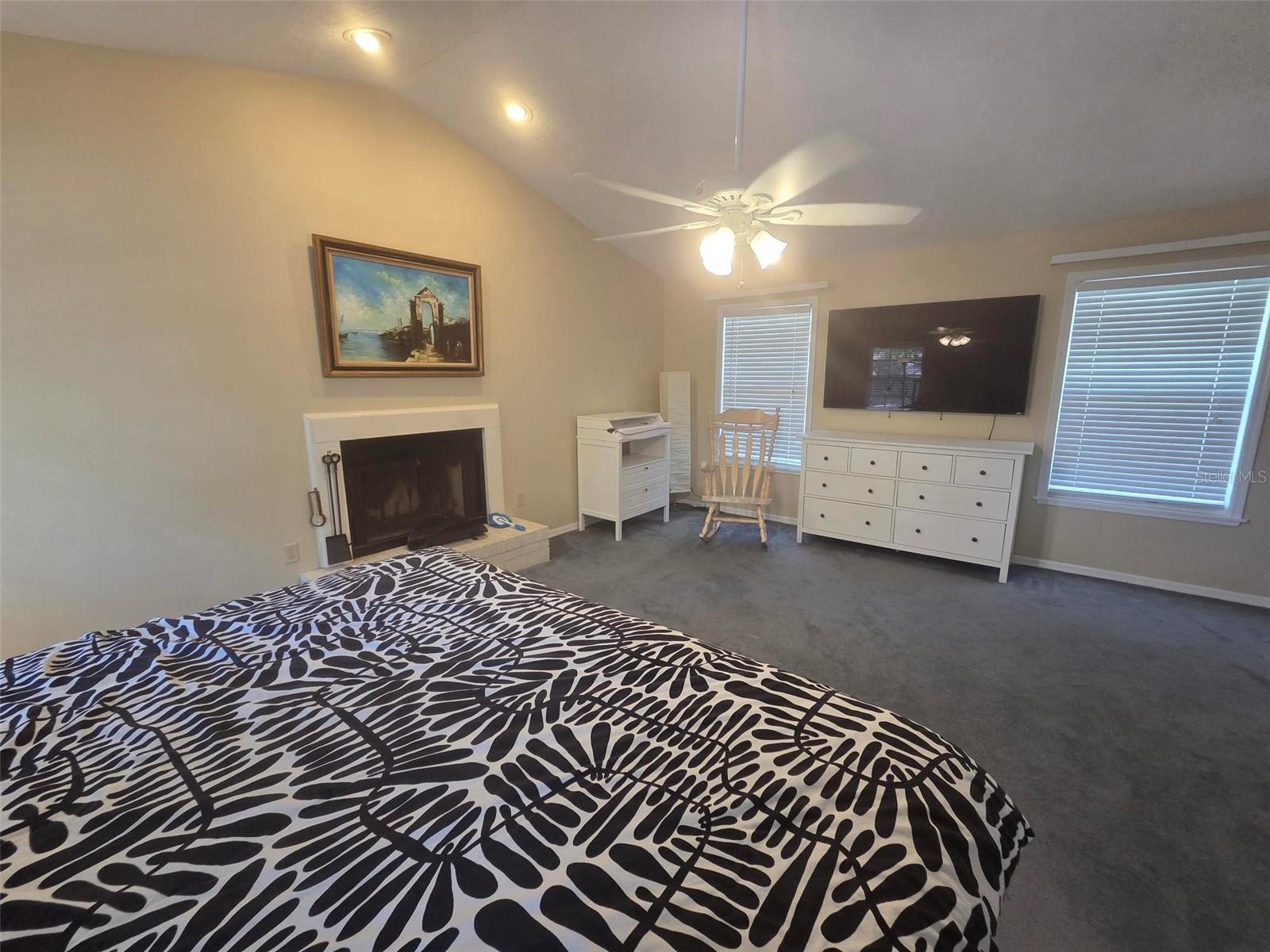 Image 34 of 37 For 215 48th Street Nw